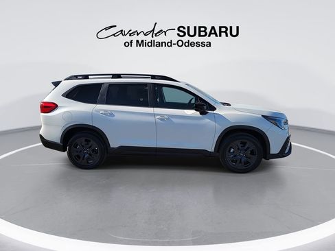 Used 2025 Subaru Ascent Bronze Edition image 9