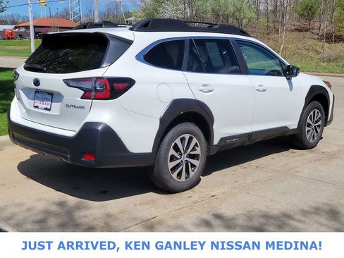 Used 2024 Subaru Outback Premium image 3