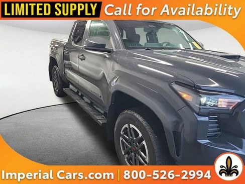 Used 2024 Toyota Tacoma TRD Sport w/ TRD Sport Upgrade Package AWD/4WD image 1