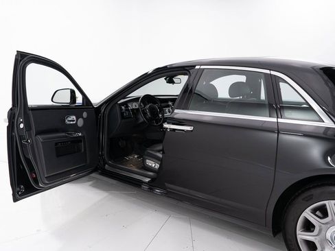 Certified 2017 Rolls-Royce Ghost image 10