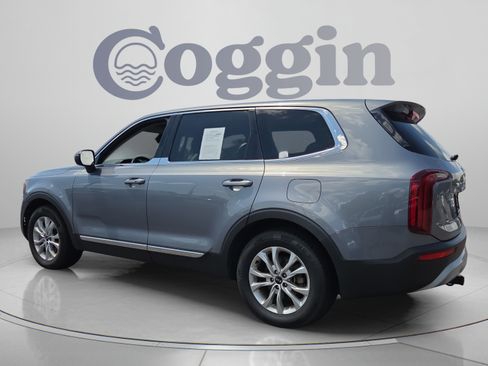 Used 2021 Kia Telluride LX FWD image 3