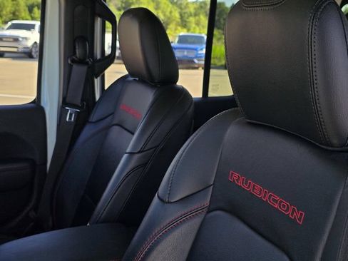 Used 2022 Jeep Gladiator Rubicon w/ Cold Weather Group AWD/4WD image 29
