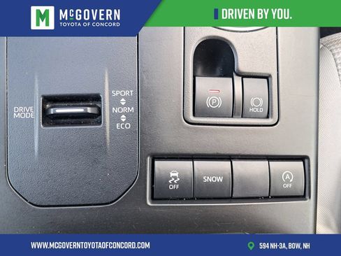Used 2022 Toyota Highlander LE FWD image 30