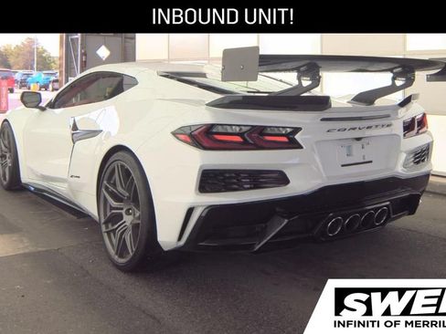 Used 2023 Chevrolet Corvette Z06 RWD image 3