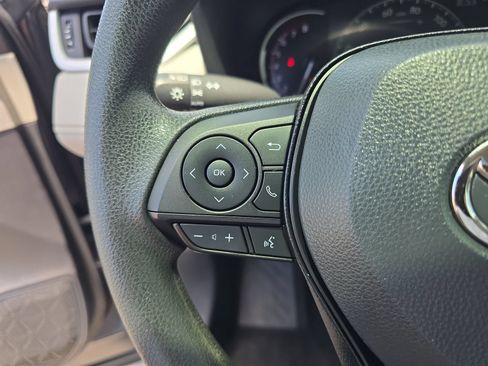 Used 2024 Toyota RAV4 XLE FWD image 21