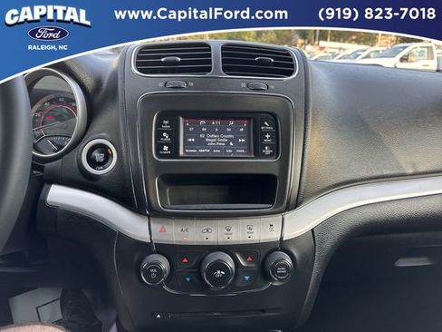 Used 2020 Dodge Journey SE w/ SE Popular Equipment Group image 23