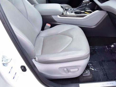Used 2021 Toyota Highlander Limited image 14