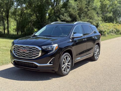 Used 2018 GMC Terrain Denali AWD/4WD image 2