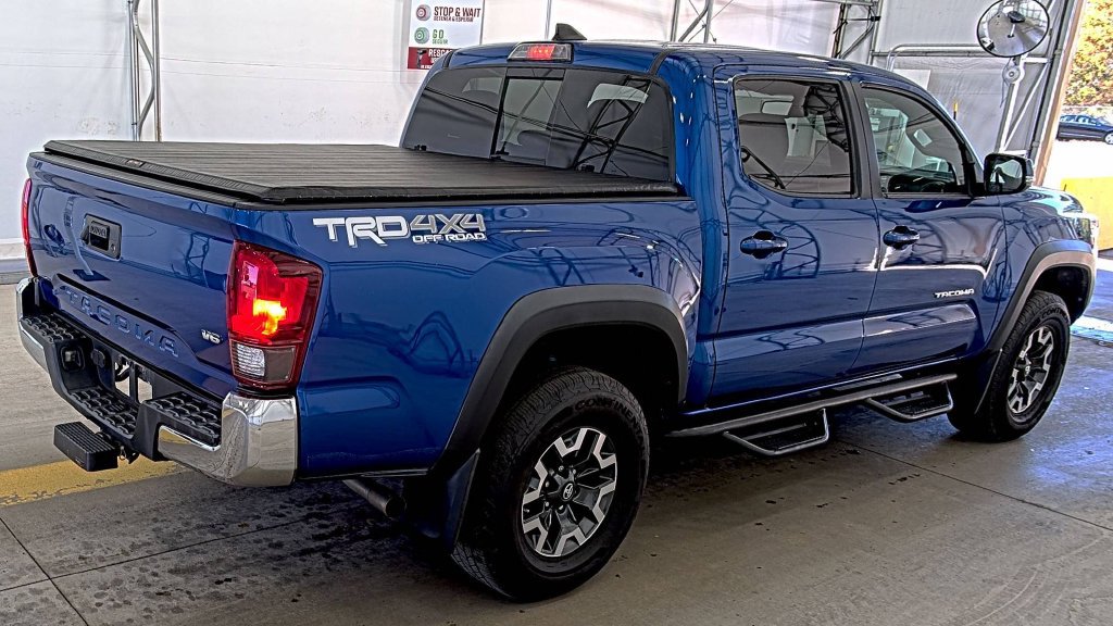 Used 2018 Toyota Tacoma TRD Off-Road AWD/4WD image 2