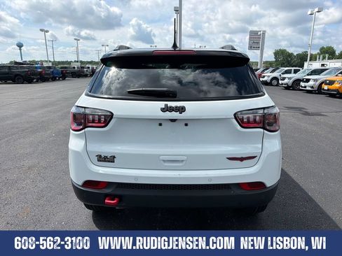 Used 2025 Jeep Compass Trailhawk AWD/4WD image 4