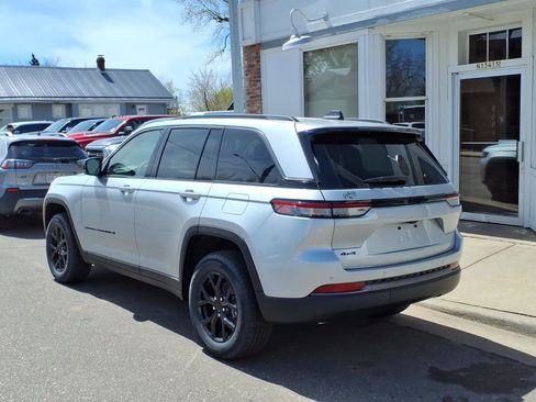 New 2026 Jeep Grand Cherokee Altitude AWD/4WD image 5
