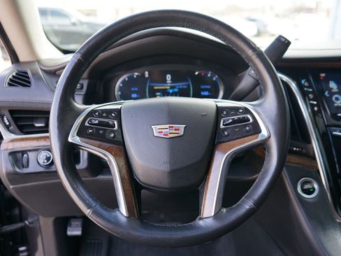 Used 2016 Cadillac Escalade Luxury image 23