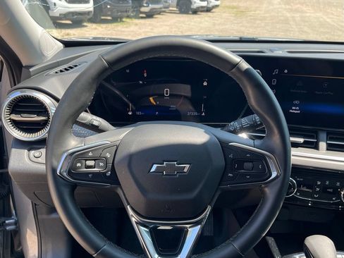 Used 2025 Chevrolet Trax ACTIV FWD image 22