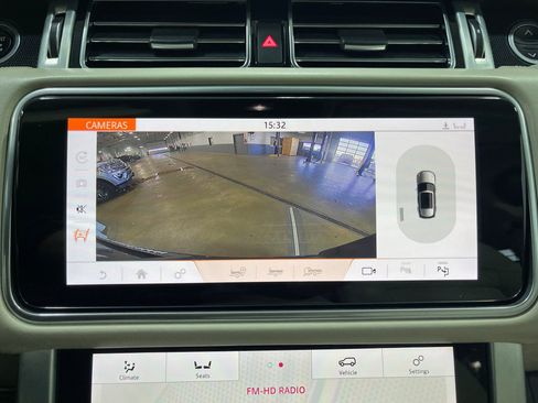 Used 2019 Land Rover Range Rover Autobiography image 11