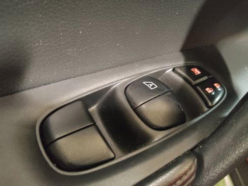 Used 2020 Nissan Rogue SV w/ Premium Package FWD image 27