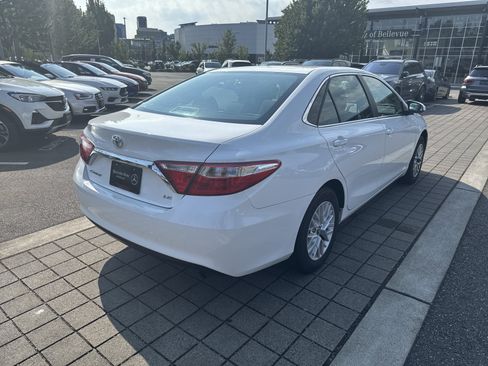 Used 2017 Toyota Camry LE FWD image 5