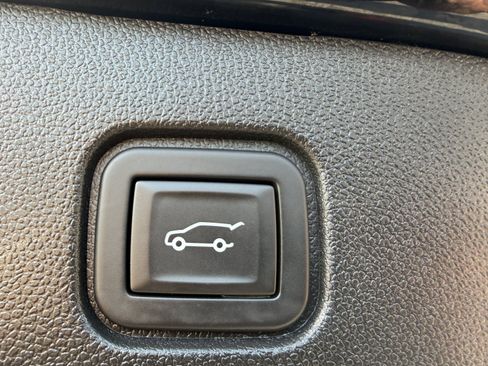 Used 2024 Chevrolet Blazer EV LT AWD/4WD image 17
