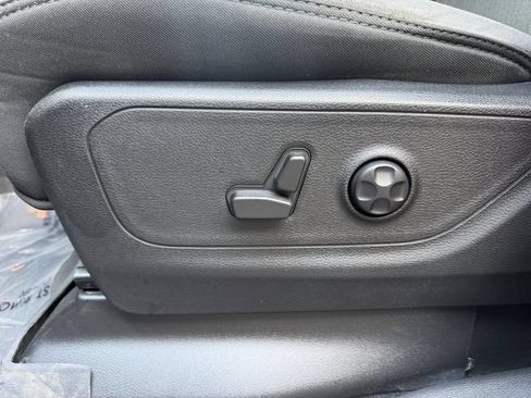 Used 2019 RAM 1500 Big Horn AWD/4WD image 12