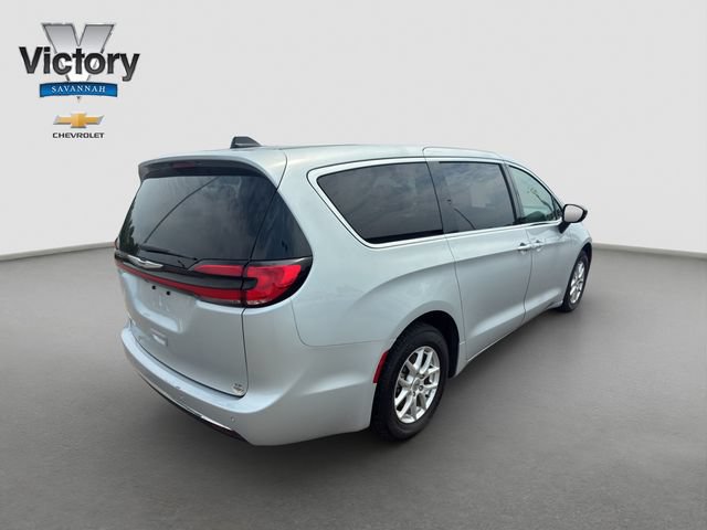 Used 2024 Chrysler Pacifica Touring-L FWD image 7