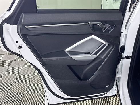 Used 2024 Audi Q3 2.0T Premium image 19