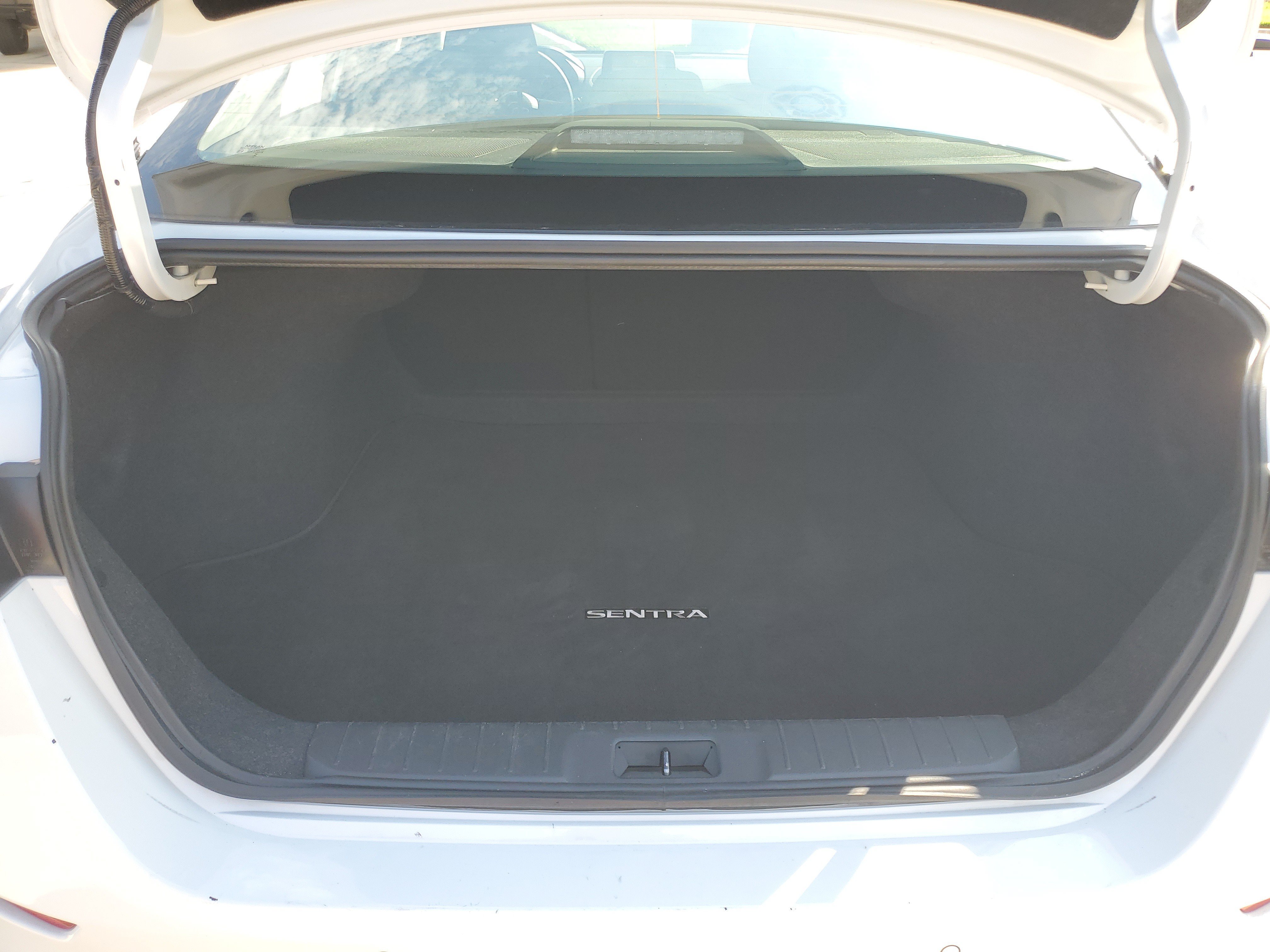 Used 2025 Nissan Sentra SV FWD image 31