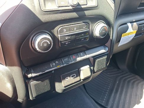 Used 2022 Chevrolet Silverado 1500 Custom image 29