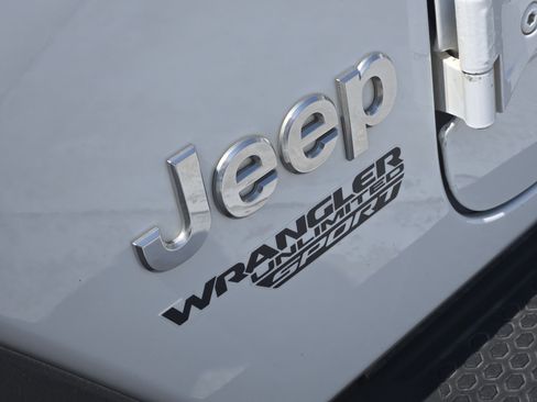 Used 2020 Jeep Wrangler Unlimited Sport S AWD/4WD image 12
