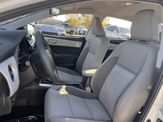 Used 2017 Toyota Corolla LE w/ Carpet Mat Package (TMS) FWD image 11
