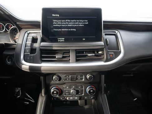 Used 2021 Chevrolet Tahoe Z71 w/ Z71 Signature Package image 16