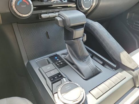 Used 2024 Toyota Tacoma SR5 AWD/4WD image 28