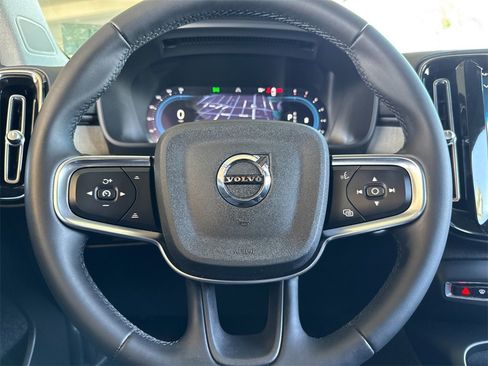 Certified 2023 Volvo XC40 B5 Ultimate image 23