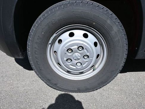 Used 2023 RAM ProMaster 2500 w/ Driver Convenience Group FWD image 14