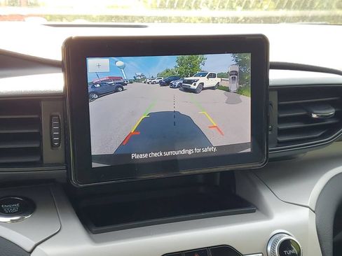 Used 2024 Ford Explorer XLT AWD/4WD image 28