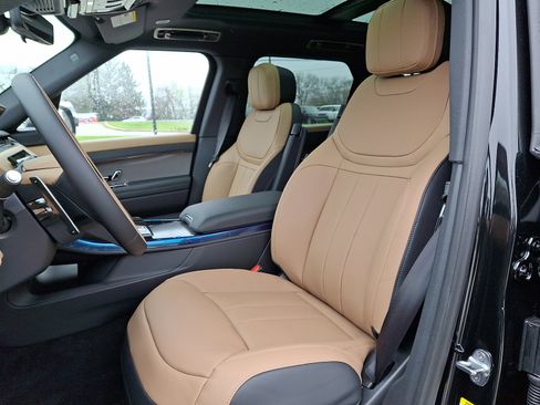 New 2026 Land Rover Range Rover Sport Dynamic SE AWD/4WD image 3