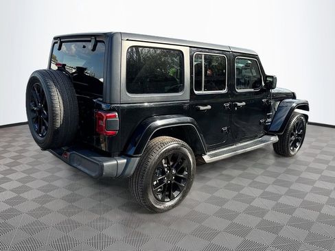 Used 2021 Jeep Wrangler Unlimited Sahara w/ Cold Weather Group AWD/4WD image 6