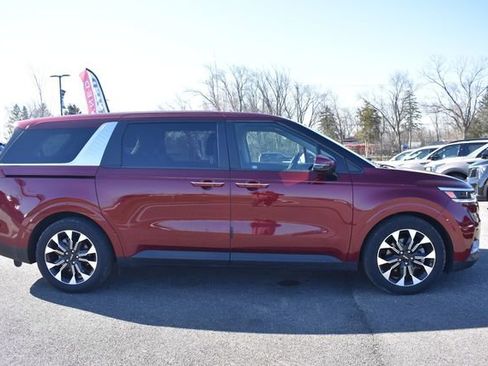 Certified 2023 Kia Carnival EX image 2