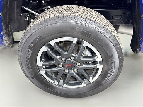 Certified 2025 Toyota Tacoma TRD Sport image 28