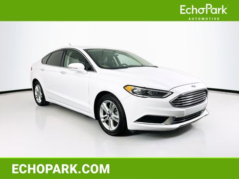 Used 2018 Ford Fusion SE image 1