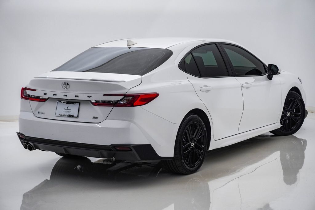 Used 2025 Toyota Camry SE FWD image 11