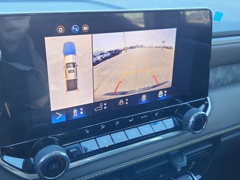 Used 2024 Chevrolet Colorado ZR2 w/ Technology Package image 19