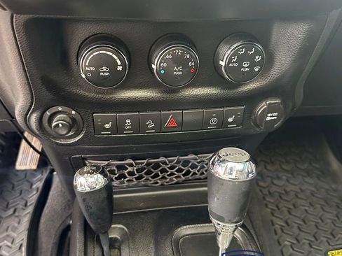 Used 2013 Jeep Wrangler Rubicon w/ PWR Convenience Group AWD/4WD image 22