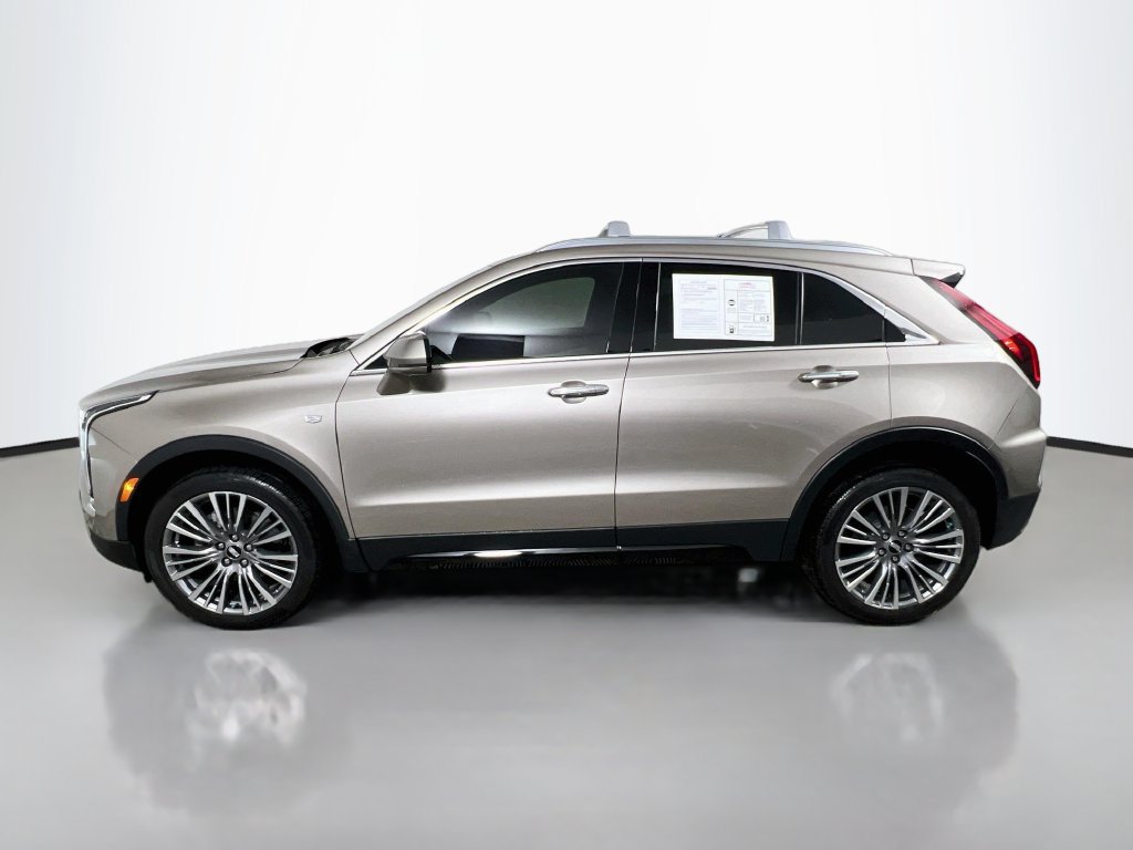 Used 2024 Cadillac XT4 Premium Luxury w/ Technology Package FWD image 6