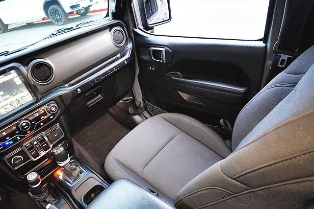 Used 2023 Jeep Wrangler Unlimited AWD/4WD image 31