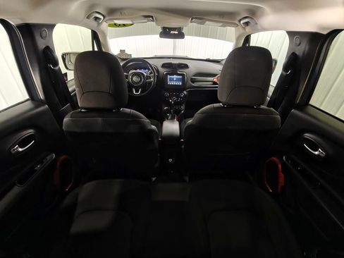 Used 2018 Jeep Renegade Trailhawk w/ Cold Weather Group II AWD/4WD image 25