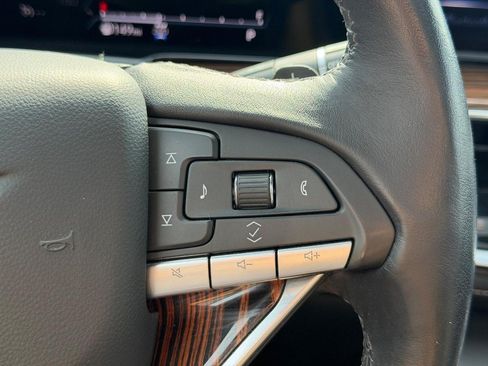 Used 2021 Cadillac Escalade ESV Premium Luxury AWD/4WD image 19
