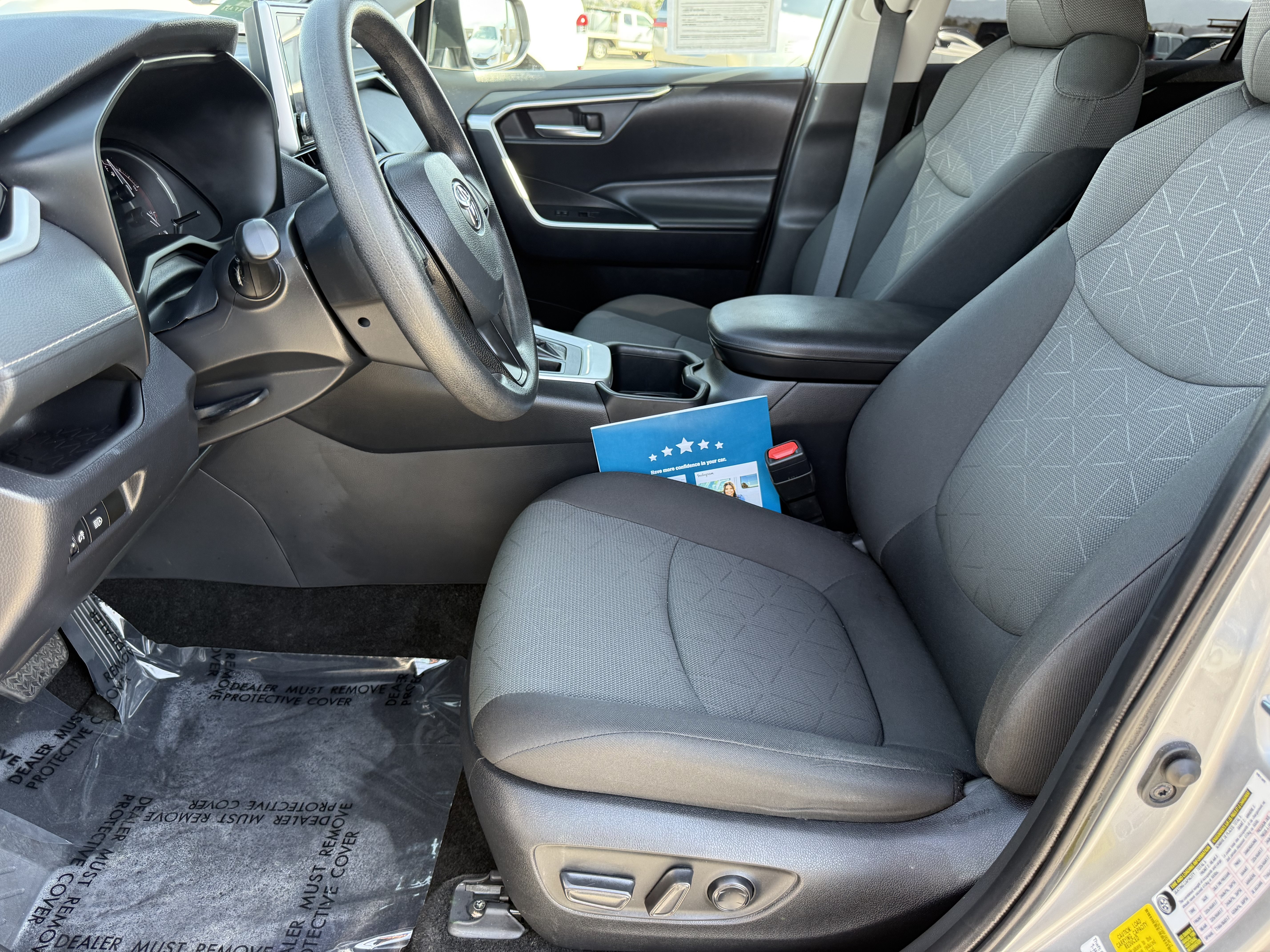 Used 2024 Toyota RAV4 XLE FWD image 20