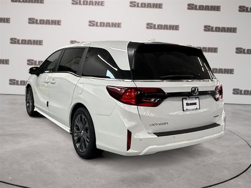 New 2026 Honda Odyssey Touring image 3