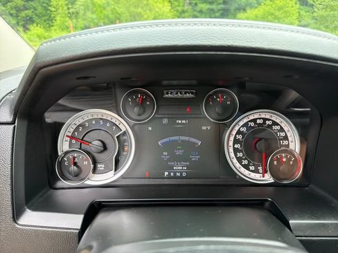 Used 2018 RAM 1500 Laramie w/ Convenience Group AWD/4WD image 17