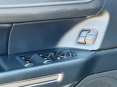 Used 2024 Ford Expedition XLT image 18