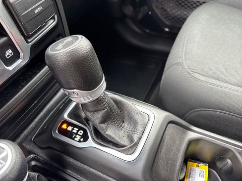 Used 2022 Jeep Wrangler Sport S image 23